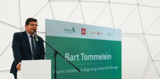 Vlaams Minister van Energie Bart Tommelein tijdens de Eerstesteenlegging van Zuiderzicht